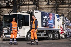 Müllfahrzeug der aha Abfallbetriebe