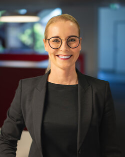 Julia Fürst, Verbandsgeschäftsführerin aha